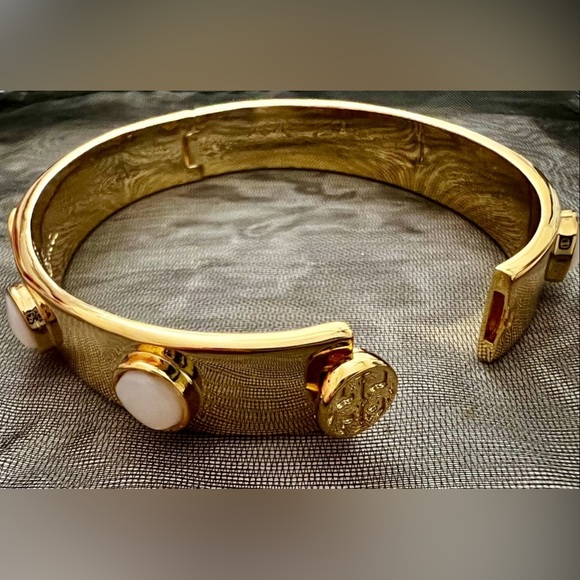 š Tory Burch Authentic Bracelet At Awesome Prices To Buy Now & Save - Picture 7 of 14